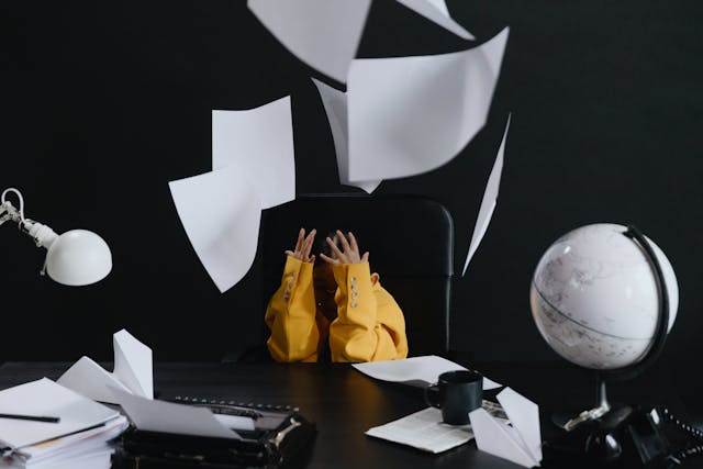 Une personne qui est dépassée par son quotidien et qui a besoin de solutions adaptées